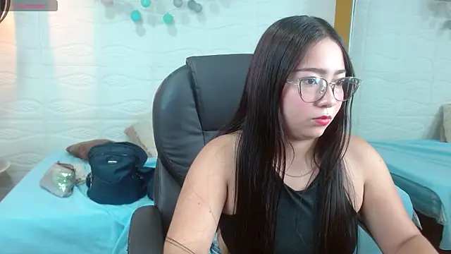 Snapshot of tinisweet chatting on 03.31.26 tinisweet online show from 03.31.26