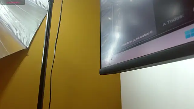 Snapshot of tinisweet chatting on 04.01.26 tinisweet online show from 04.01.26