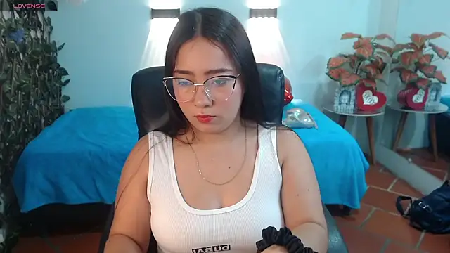 Snapshot of tinisweet chatting on 04.08.26 tinisweet online show from 04.08.26