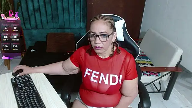 Snapshot of PervertedMature- chatting on 09.19.25 PervertedMature- online show from 09.19.25