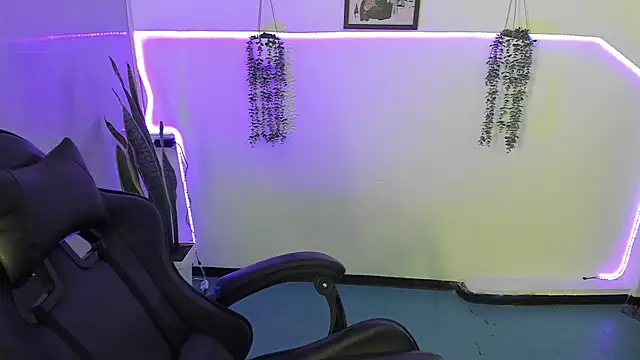 Angie lynn online show from 12.05.25