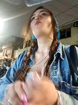 miss berlyn online show from 12.21.25