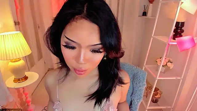 MS LUNA online show from 02.12.26