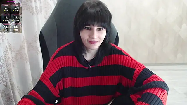 Snapshot of MistyDark chatting on 09.17.25 MistyDark online show from 09.17.25