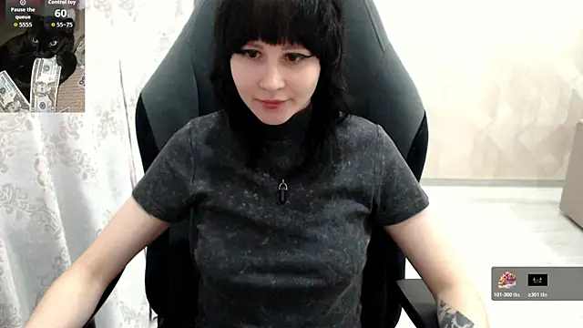 Snapshot of MistyDark chatting on 10.17.25 MistyDark online show from 10.17.25