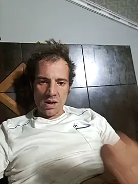 Snapshot of Johan199118 chatting on 12.18.25 Johan199118 online show from 12.18.25