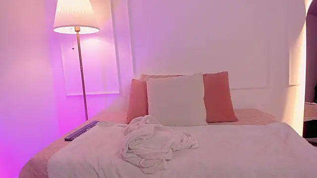 angelica cross  online show from 11.26.25