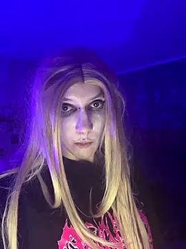 Snapshot of Akira-ivy chatting on 09.19.25 Akira-ivy online show from 09.19.25