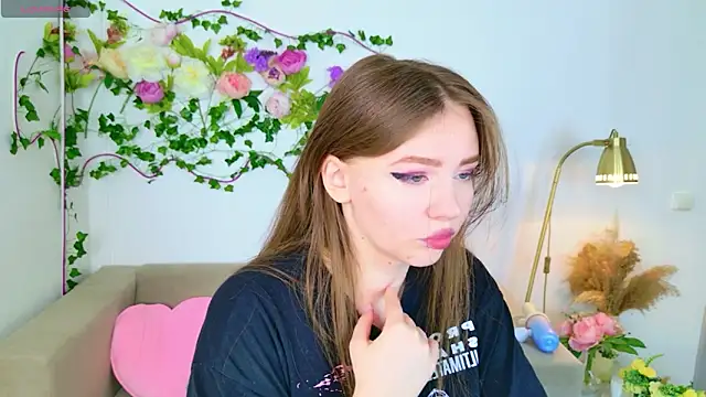 Moon  Bunny online show from 03.12.26