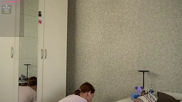 MiaSkyKiss online show from 03.23.26