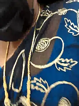 Snapshot of Tamil_Mithra chatting on 11.14.25 Tamil Mithra online show from 11.14.25