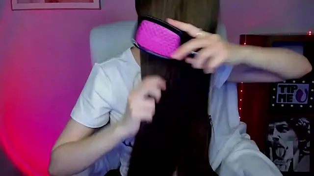 LuxMaya online show from 04.16.26