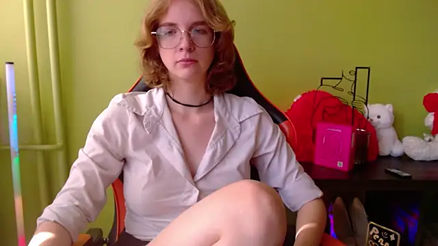 Snapshot of juicyPenny chatting on 06.20.26 juicyPenny online show from 06.20.26