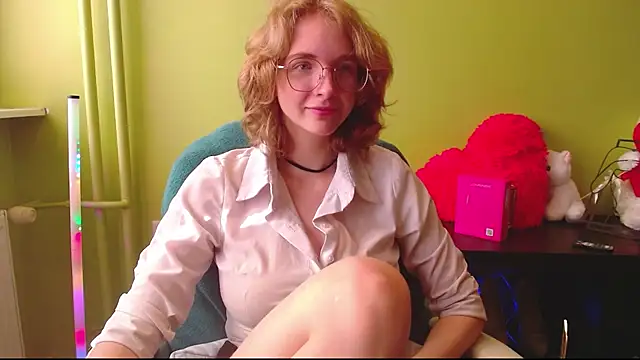 Snapshot of juicyPenny chatting on 06.26.26 juicyPenny online show from 06.26.26