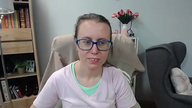 Snapshot of sweetxLizzy chatting on 05.28.26 sweetxLizzy online show from 05.28.26