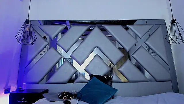 Lorenn Hill online show from 01.17.26