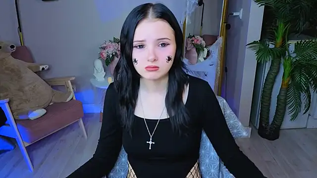 Snapshot of Leila_xxBaby chatting on 10.25.25 Leila xxBaby online show from 10.25.25