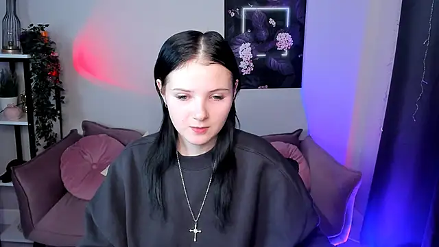 Snapshot of Leila_xxBaby chatting on 11.25.25 Leila xxBaby online show from 11.25.25