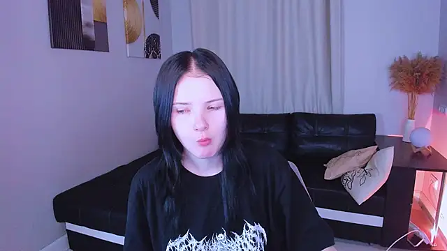 Snapshot of Leila_xxBaby chatting on 11.28.25 Leila xxBaby online show from 11.28.25