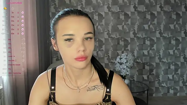 Snapshot of Kseni_a chatting on 06.15.26 Kseni a online show from 06.15.26