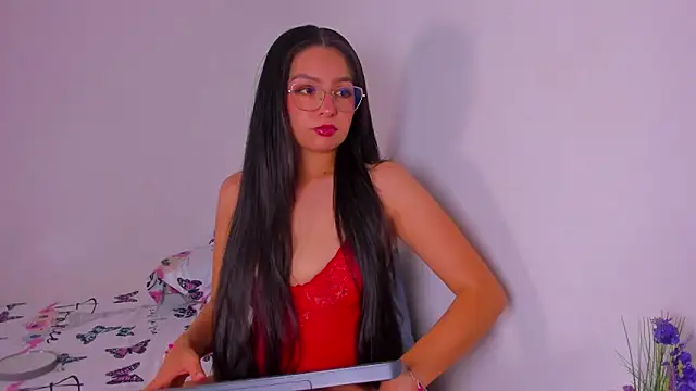 Snapshot of latingabby chatting on 04.28.26 latingabby online show from 04.28.26