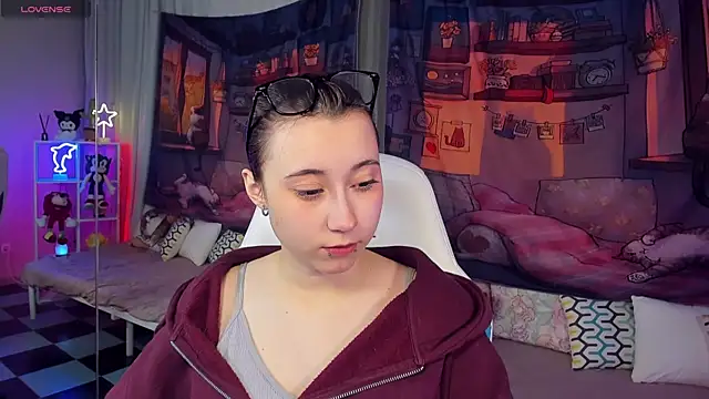 ClaraParks online show from 12.14.25