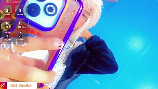 Dahlia Moss online show from 10.01.25