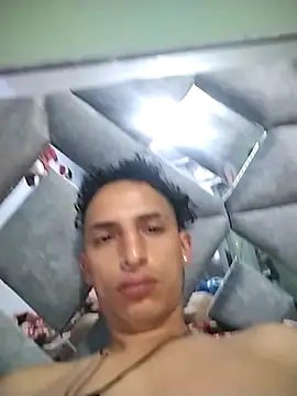 Snapshot of Dani22cmhot chatting on 10.27.25 Dani22cmhot online show from 10.27.25