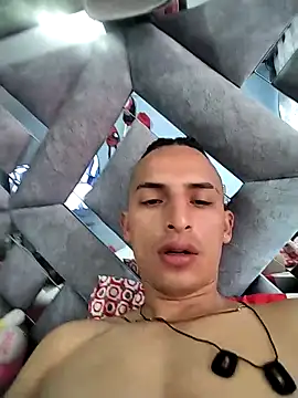 Snapshot of Dani22cmhot chatting on 12.14.25 Dani22cmhot online show from 12.14.25