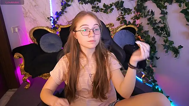 ArrinaWairr online show from 09.15.25