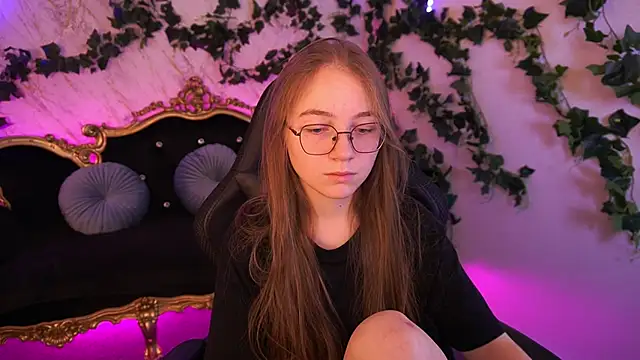 ArrinaWairr online show from 10.17.25