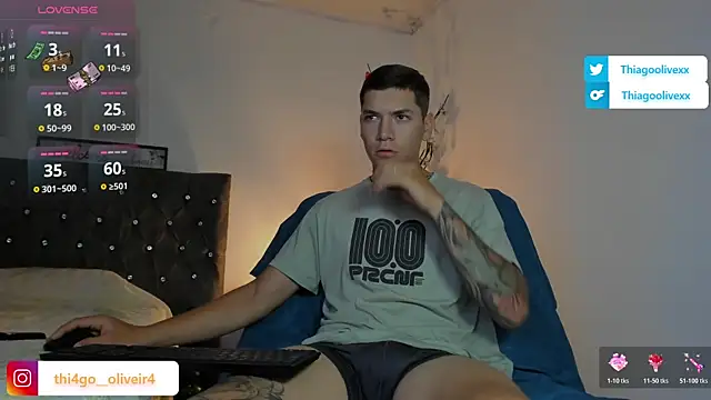 thiago oliveiraa online show from 11.20.25