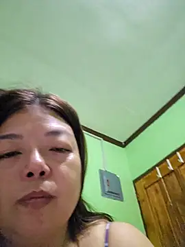 Snapshot of allesandra11 chatting on 12.18.25 allesandra11 online show from 12.18.25