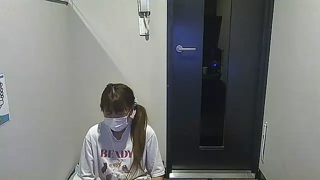 Snapshot of SAKI_saki_01 chatting on 10.10.25 SAKI saki 01 online show from 10.10.25