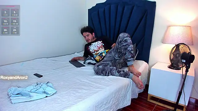 RoxyandAron2 online show from 03.04.26