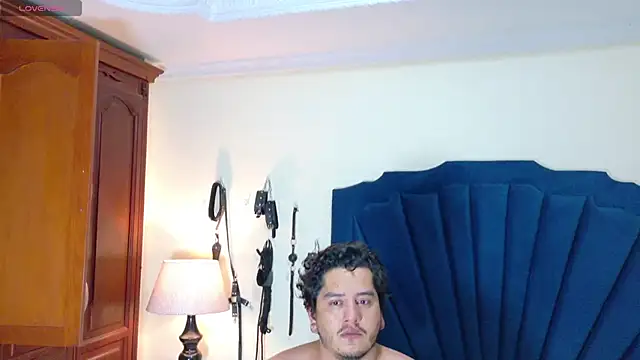 Snapshot of RoxyandAron2 chatting on 05.16.26 RoxyandAron2 online show from 05.16.26