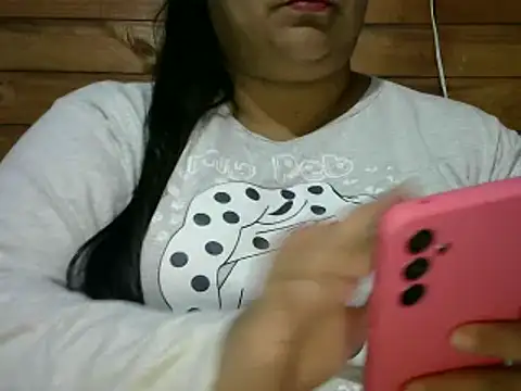 Snapshot of MARRENTINHA34 chatting on 10.07.25 MARRENTINHA34 online show from 10.07.25