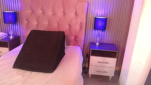 Bonnali lune online show from 02.18.26