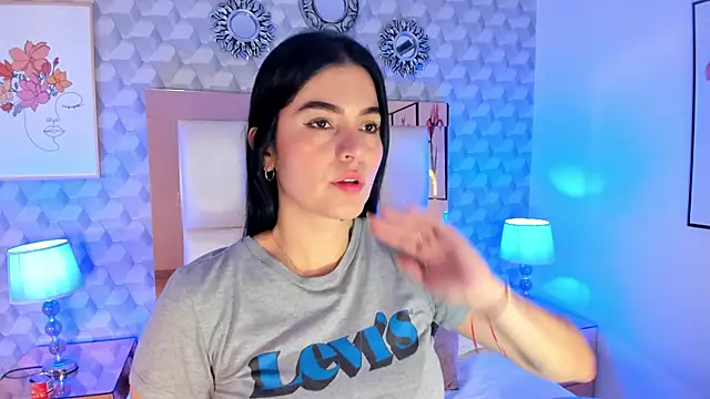 Sasha  sims   online show from 10.21.25