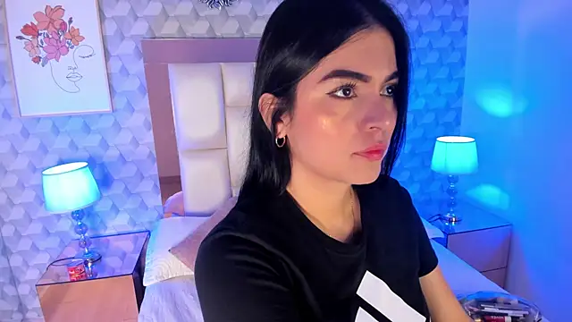 Sasha  sims   online show from 10.25.25