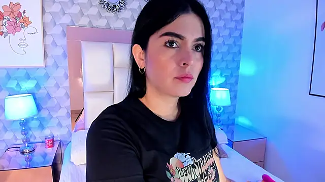 Sasha  sims   online show from 11.25.25