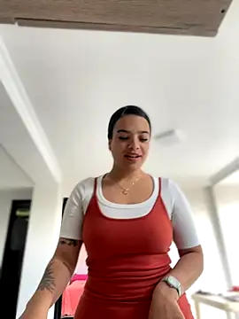 JuanitaMore01 online show from 11.17.25