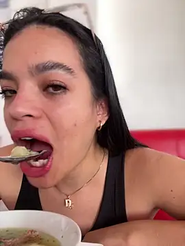 JuanitaMore01 online show from 01.06.26