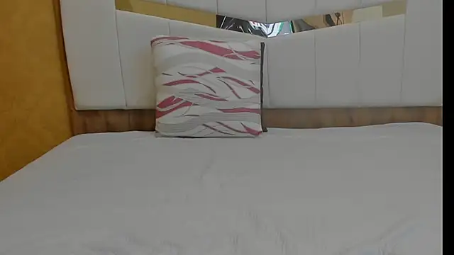 MimiXo99 online show from 10.29.25