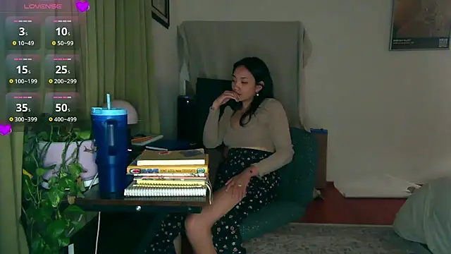 Snapshot of yuzhara chatting on 05.25.26 yuzhara online show from 05.25.26