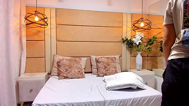 AnnieAndReach online show from 11.25.25