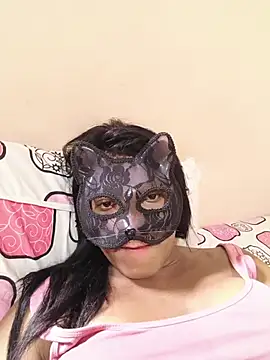 Snapshot of DuCreu chatting on 10.26.25 DuCreu online show from 10.26.25