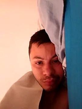 Snapshot of josrenyerz chatting on 12.20.25 josrenyerz online show from 12.20.25