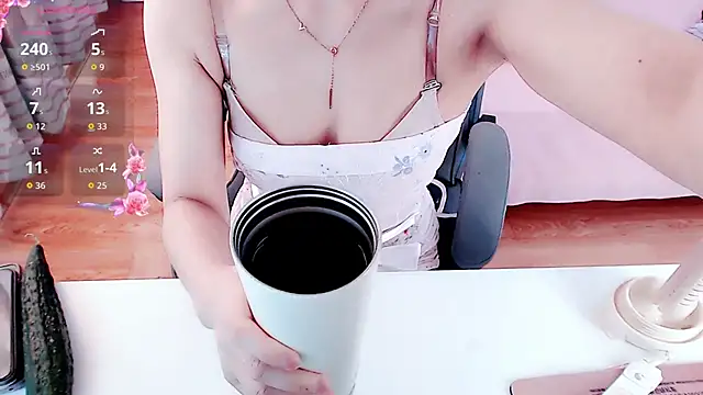 yaoyao-baby520 online show from 11.27.25