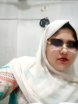 Snapshot of Nusrat-N chatting on 06.10.26 Nusrat-N online show from 06.10.26